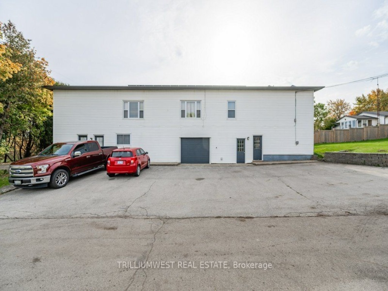 154-156 Freelton Rd, Hamilton, Ontario L8B 0Z5,X7241862