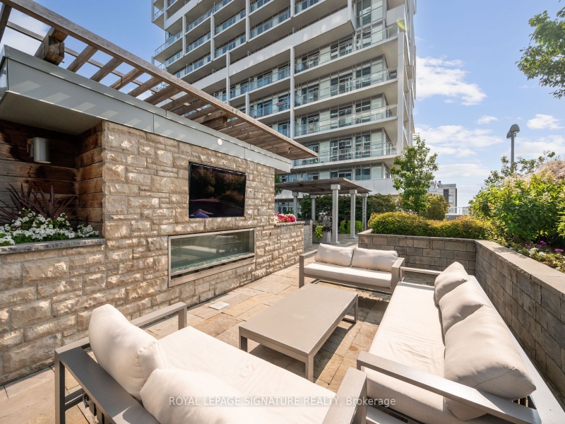 55 Speers Rd, Oakville, Ontario L6K 0H9,W9346074