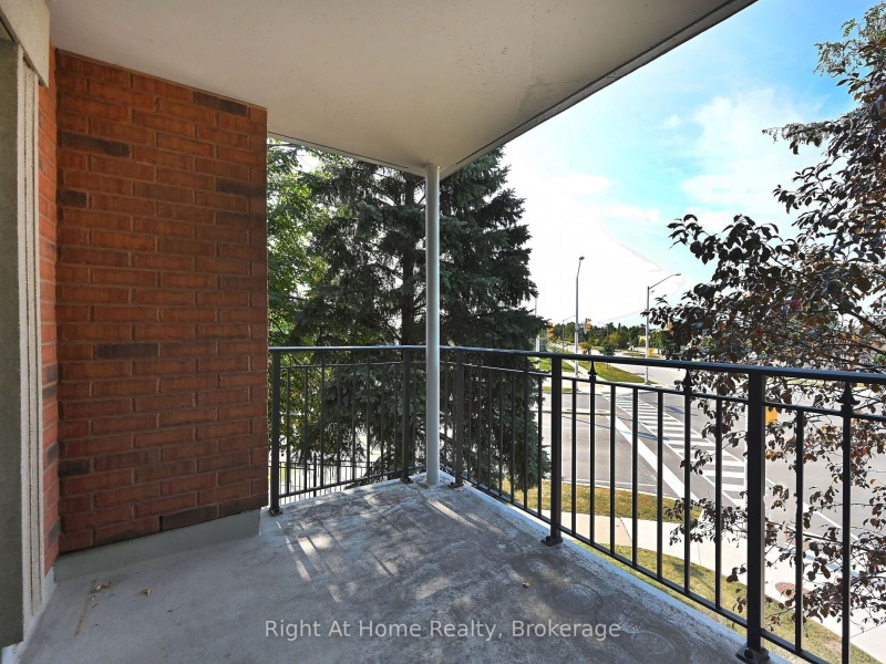 2301 Parkhaven Blvd, Oakville, Ontario L6H 6V6,W9359820