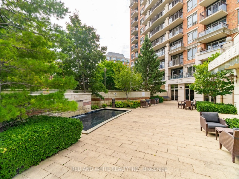 2379 Central Park Dr, Oakville, Ontario L6H 0E3,W9361594