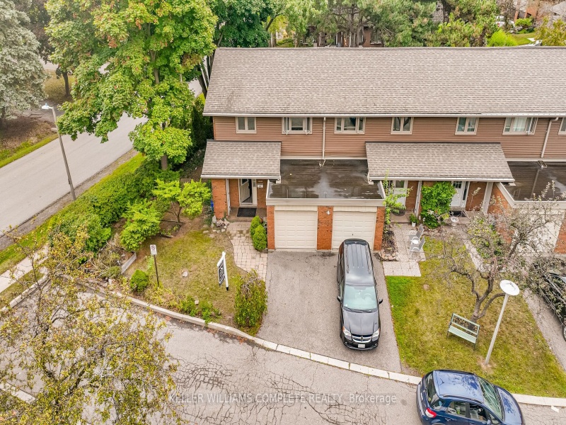 1270 Gainsborough Dr, Oakville, Ontario L6H 2L2,W9364215