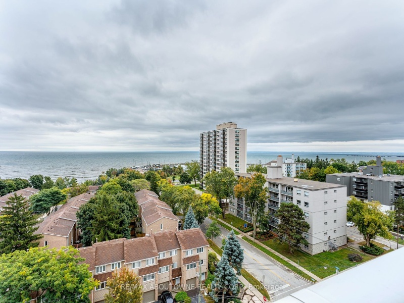 2263 Marine Dr, Oakville, Ontario L6L 5K1,W9366823