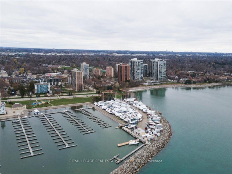 2180 Marine Dr, Oakville, Ontario L6L 5V2,W9367975