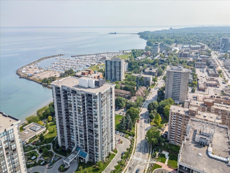 2180 Marine Dr, Oakville, Ontario L6L 5V2,W9367975