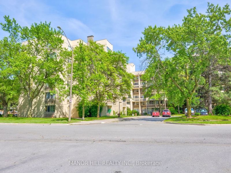 1300 Marlborough Crt, Oakville, Ontario L6H 2S2,W9369504