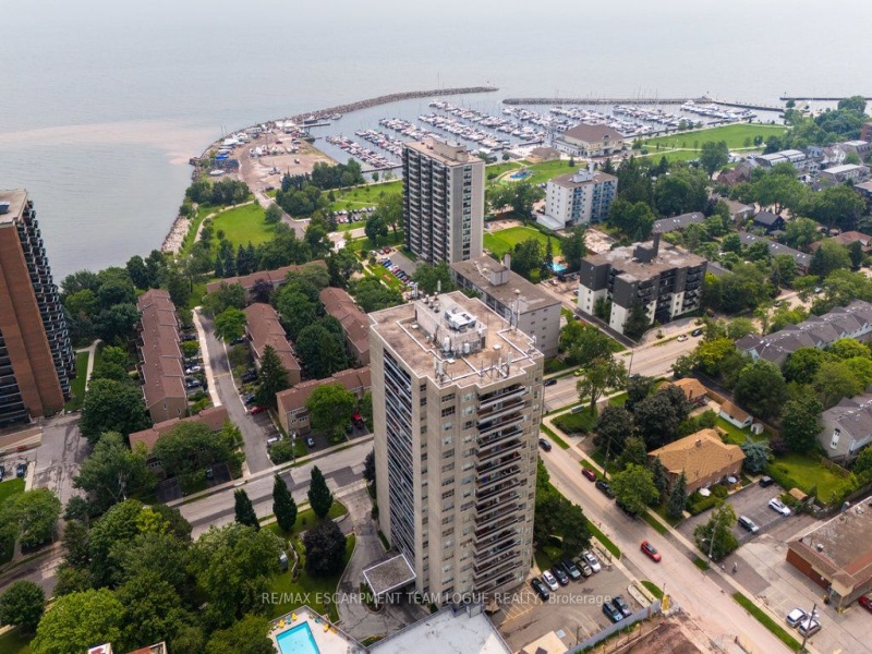 2263 Marine Dr, Oakville, Ontario L6L 5K1,W9370026