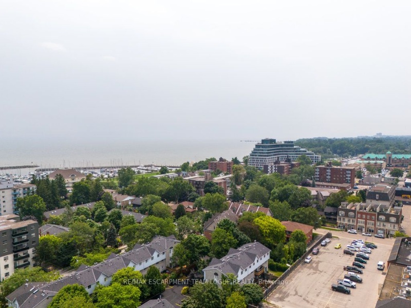 2263 Marine Dr, Oakville, Ontario L6L 5K1,W9370026