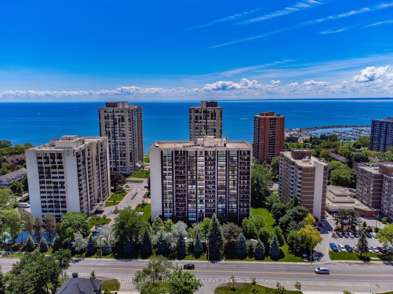 2185 Marine Dr, Oakville, Ontario L6L 5L6,W9365795