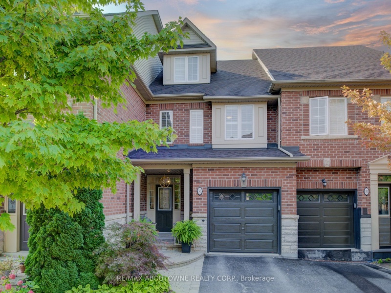 300 Ravineview Way, Oakville, Ontario L6H 7J1,W9369232