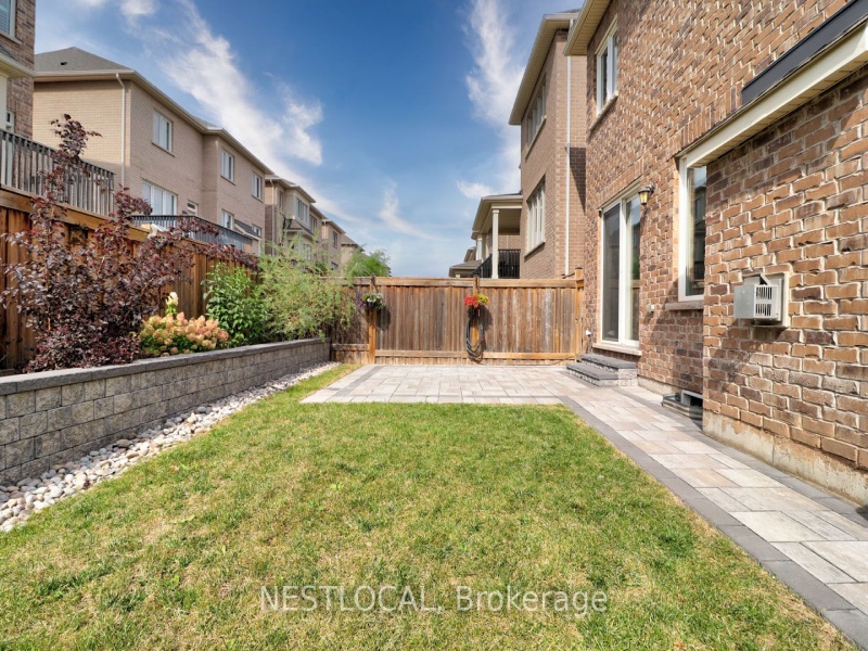 173 Sixteen Mile Dr, Oakville, Ontario L6M 0T7,W9364075