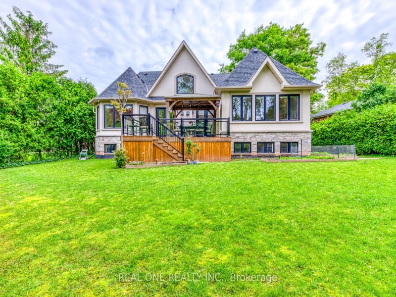 332 Sawyer Rd, Oakville, Ontario L6L 3N7,W9306647