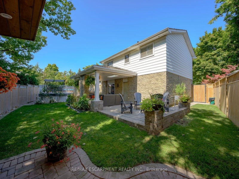 2482 Waterford St, Oakville, Ontario L6L 5E6,W9344519