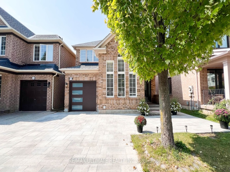 2598 Dashwood Dr, Oakville, Ontario L6M 4C2,W9346174