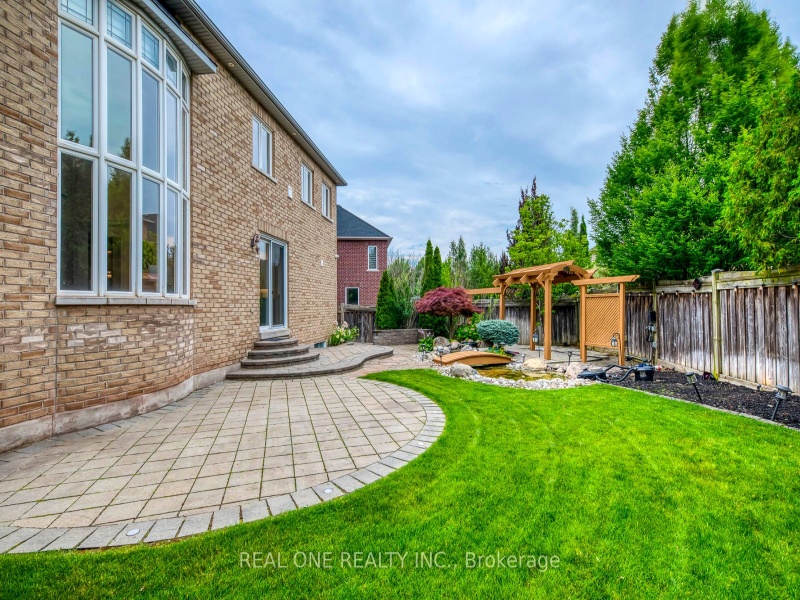 2316 Delnice Dr, Oakville, Ontario L6H 0A9,W9370584