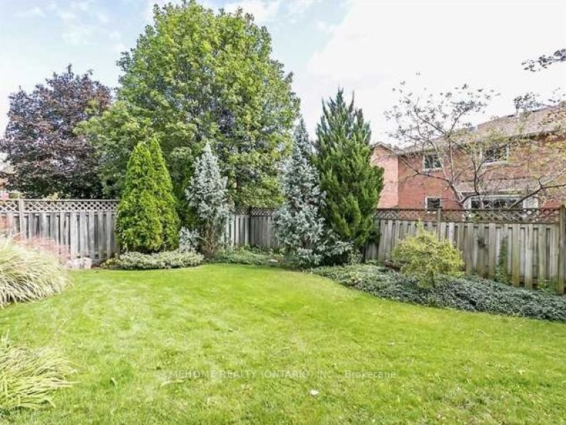 1120 Goodson Cres, Oakville, Ontario L6H 4A5,W9369414