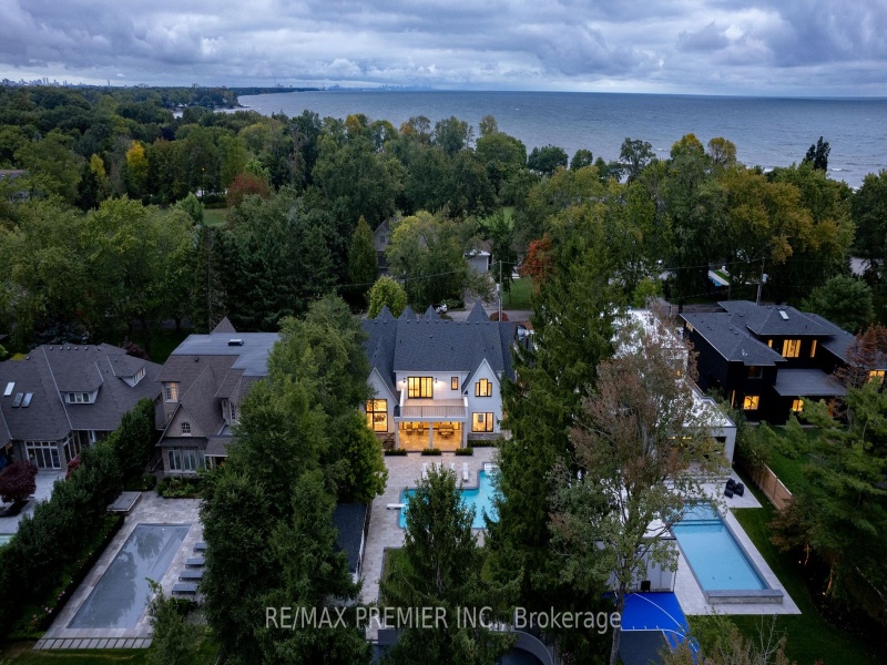 24 Belvedere Dr, Oakville, Ontario L6L 4B6,W9368750