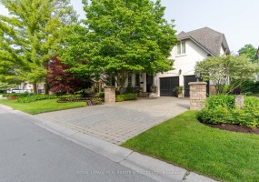 14 Holyrood Ave, Oakville, Ontario L6K 2V3,W9368156