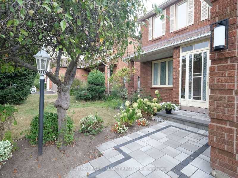 1365 Bishopstoke Way, Oakville, Ontario L6J 7A7,W9365274