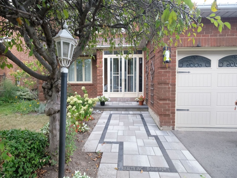 1365 Bishopstoke Way, Oakville, Ontario L6J 7A7,W9365274