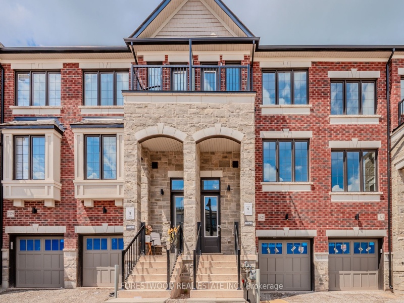 1325 Kaniv St, Oakville, Ontario L6M 5R3,W9365468