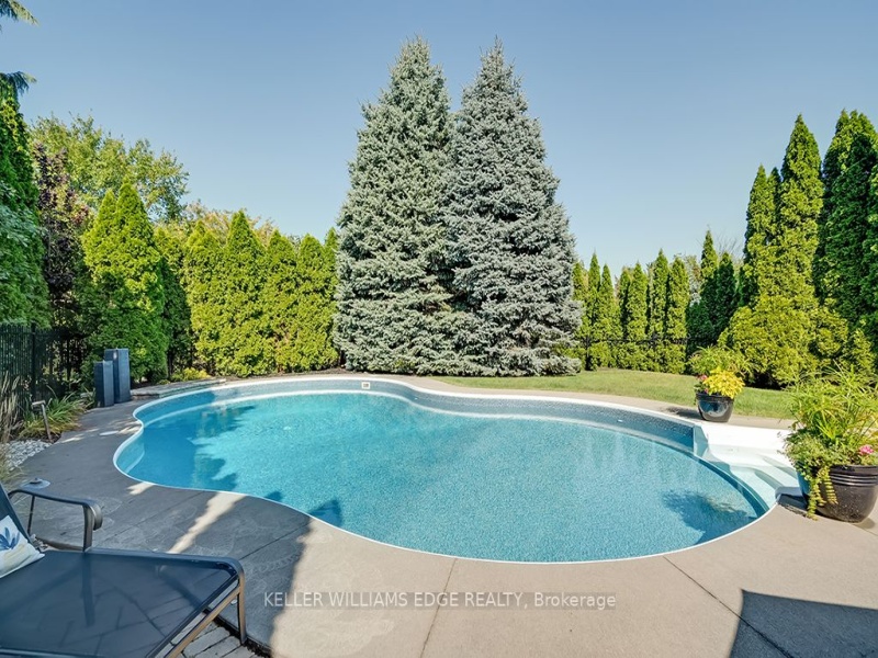 1407 Bayshire Dr, Oakville, Ontario L6H 6E8,W9366096