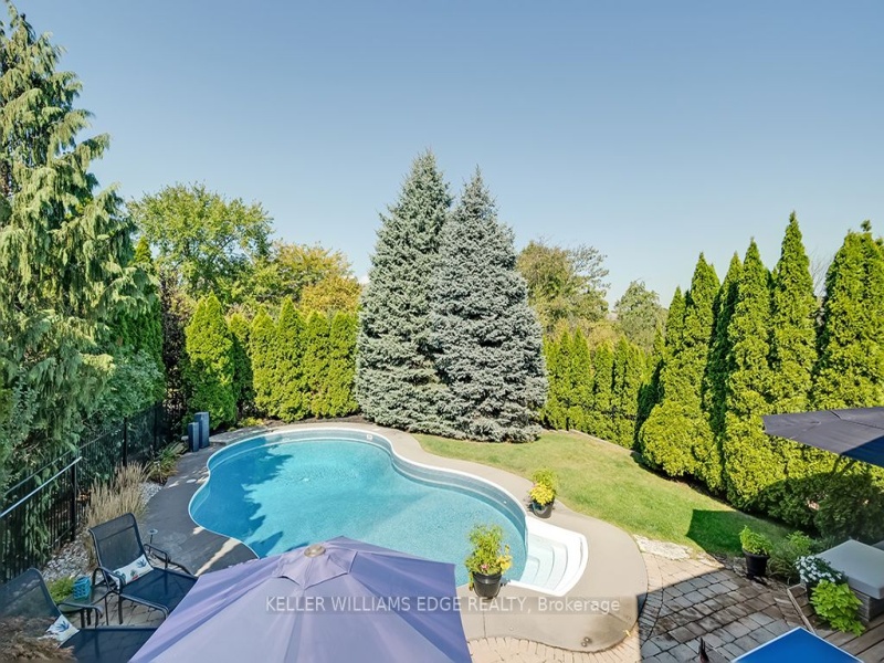 1407 Bayshire Dr, Oakville, Ontario L6H 6E8,W9366096