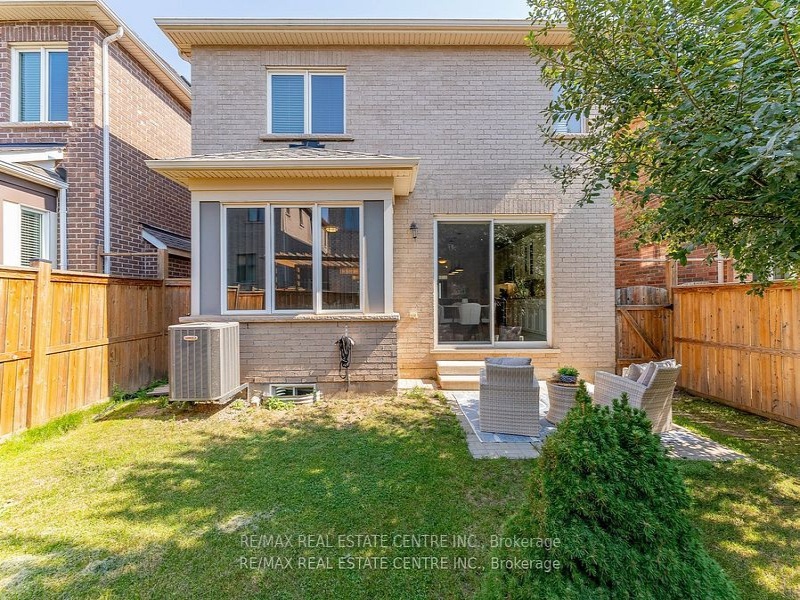 3196 Preserve Dr, Oakville, Ontario L6M 4L9,W9366057