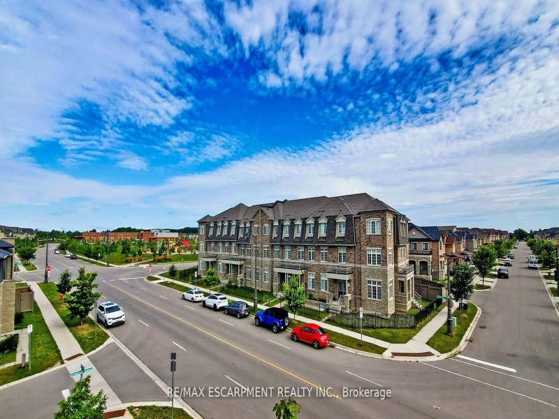 3068 Postridge Dr, Oakville, Ontario L6H 7E3,W9375380