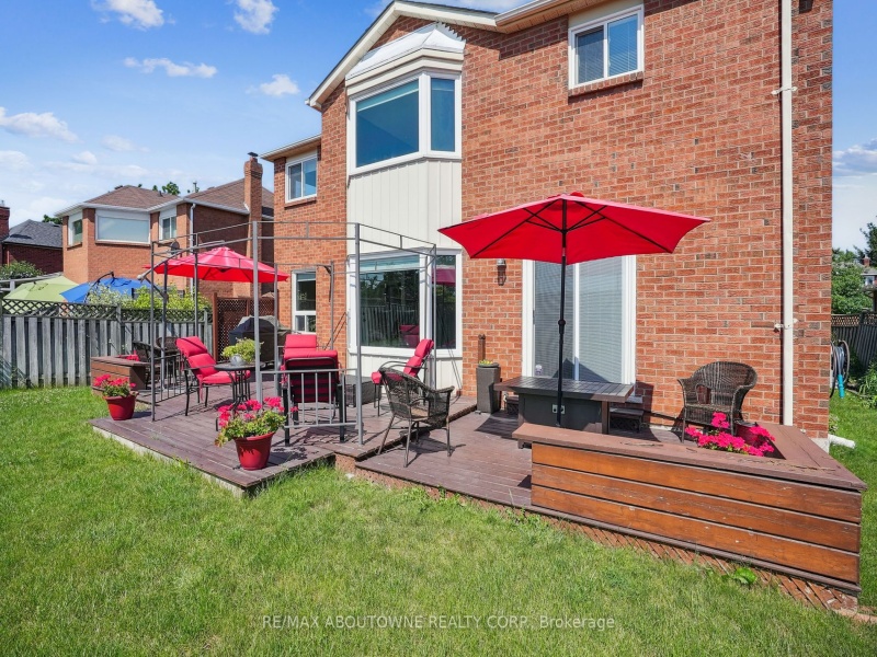 1008 Glenbrook Ave, Oakville, Ontario L6H 3Z8,W9375469