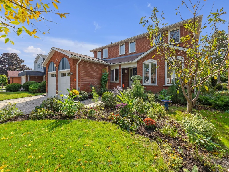 316 Pinegrove Rd, Oakville, Ontario L6K 3R1,W9374905