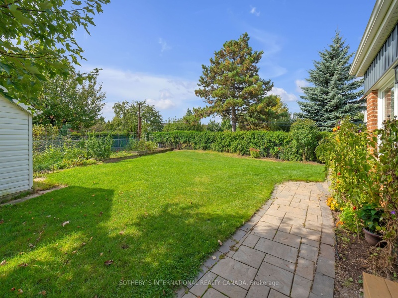 316 Pinegrove Rd, Oakville, Ontario L6K 3R1,W9374905