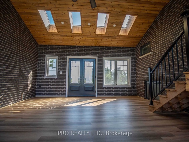 1491 Burloak Dr, Oakville, Ontario L6M 4J7,W9373575